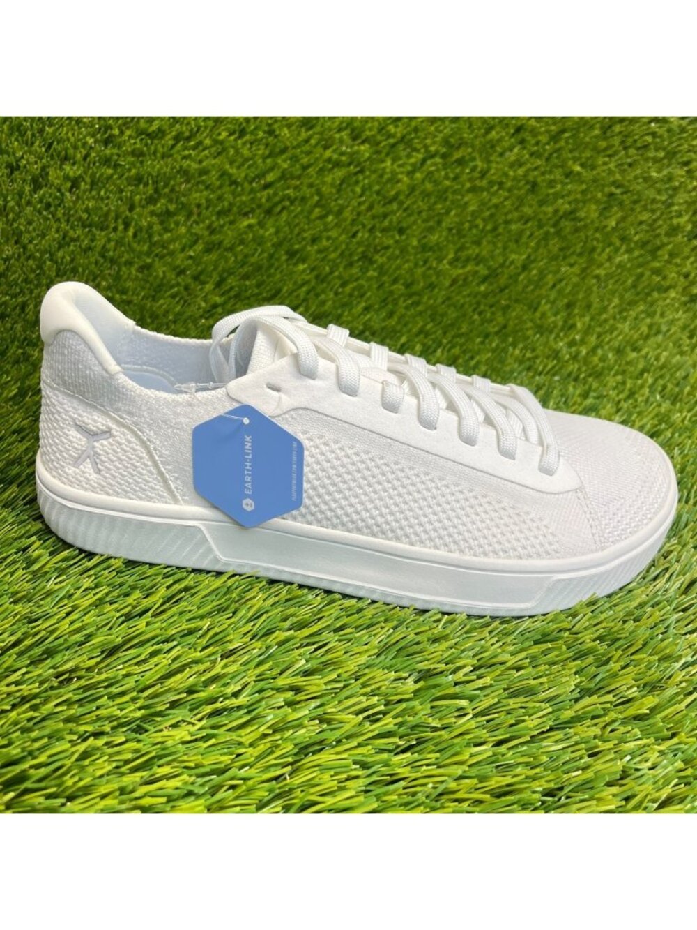 Men's White Knit Low-Top Sneakers